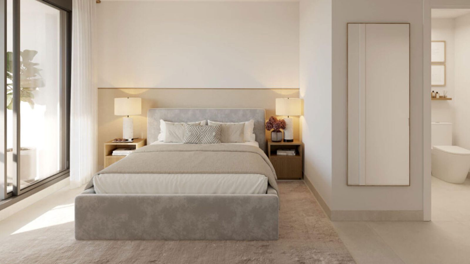 Rolig soverom med eget bad og myke nøytrale toner.